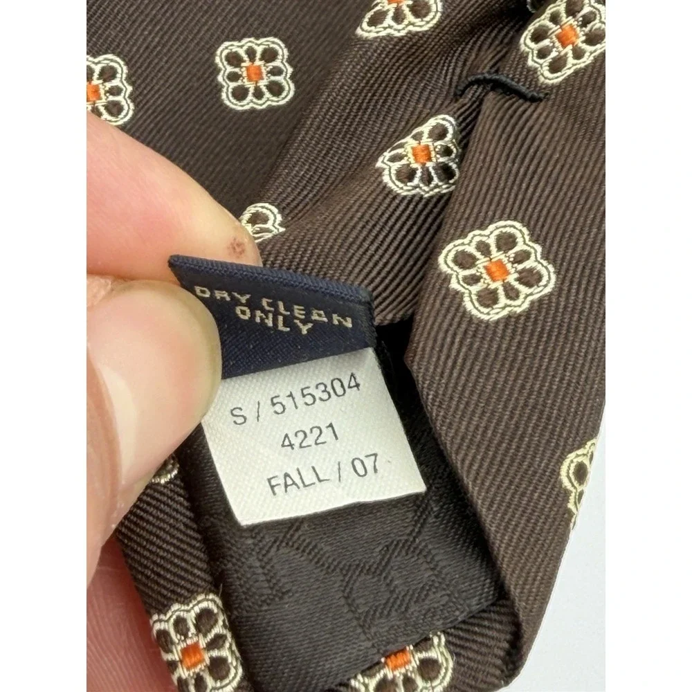 VTG Banana Republic‎ Tie 100% Italian Silk Floral Medallion Brown 56